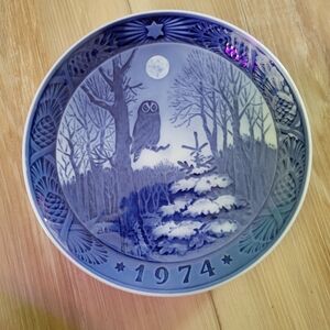 Vintage Blue Decorative Plate with Owl Design